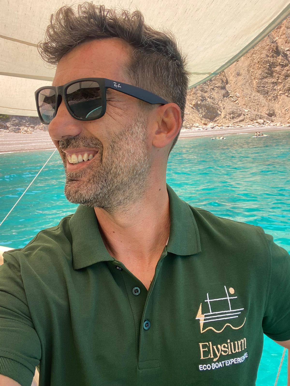 Fabrizio professional skipper and expert guide for boat trips in Alcudia, Mallorca